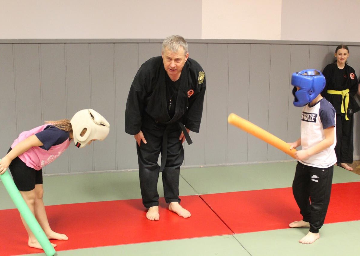 Za nami pierwsze zajęcia samoobrony w ramach ferii zimowych. Kolejne odbędą się 20 lutego o godz. 16:00 w Pawilonie sportowym przy ul. Wodzisławskiej 213 w Żorach-Roju / fot. MOSiR Żory