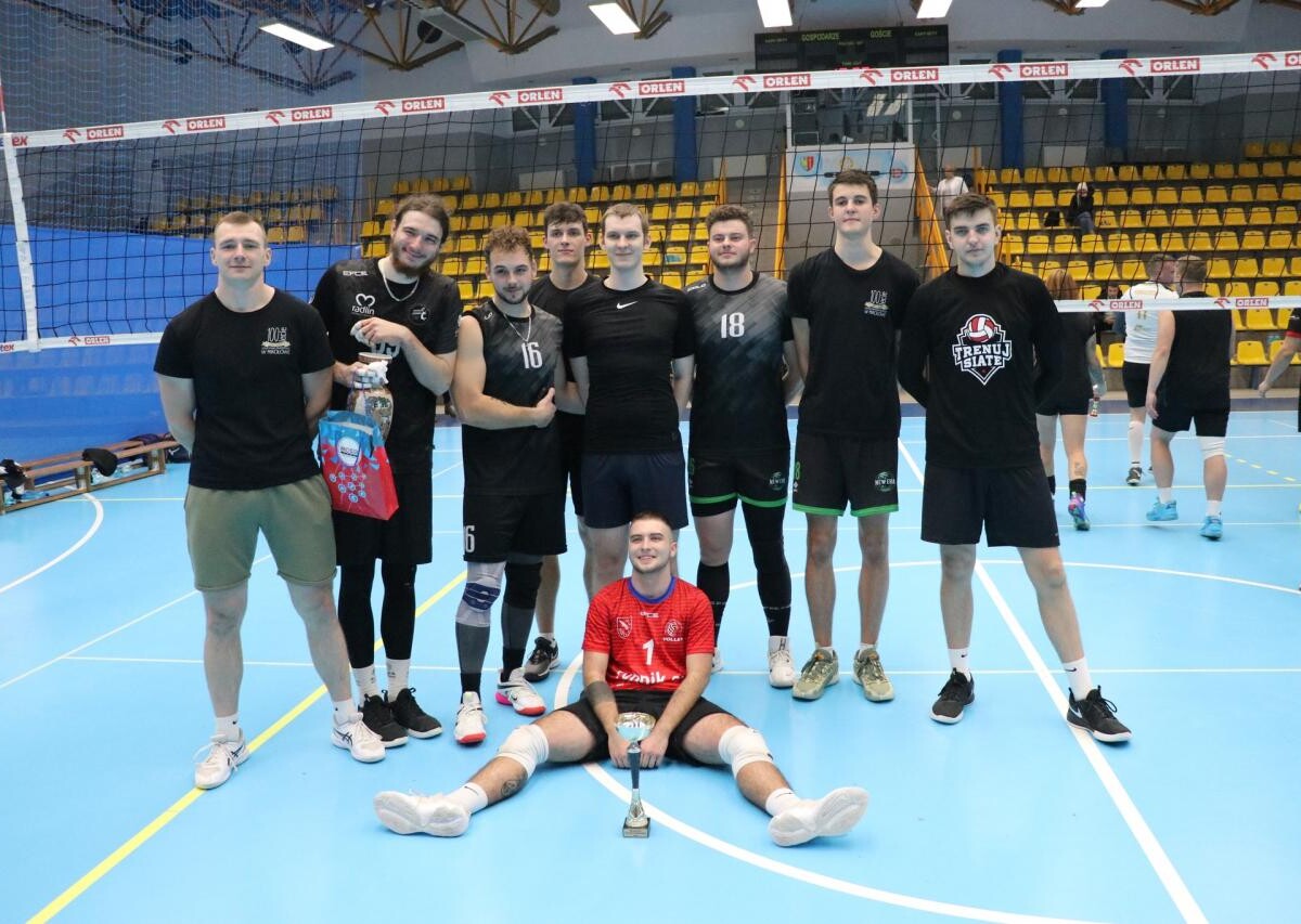 10 listopada 2024 roku w hali MOSiR w Żorach zakończył się XII Memoriał Czesława Fojcika, który zgromadził 18 drużyn z całego Śląska i Wrocławia / fot. MOSiR Żory