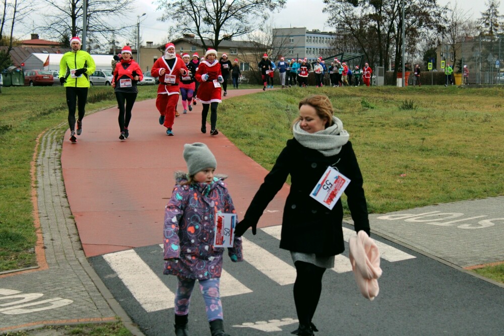W niedzielę odbył się charytatywny bieg i marsz nordic walking na rzecz 9-letniego Artura z Żor. Zobaczcie zdjęcia!