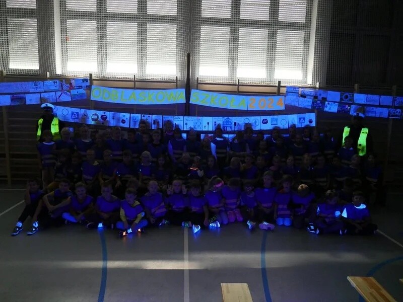 Szkoła Podstawowa nr 4 z Oddziałami Sportowymi i Mistrzostwa Sportowego im. Otylii Jędrzejczak w Żorach, angażuje się w ogólnopolski konkurs "Odblaskowa Szkoła 2024" / fot. UM Żory