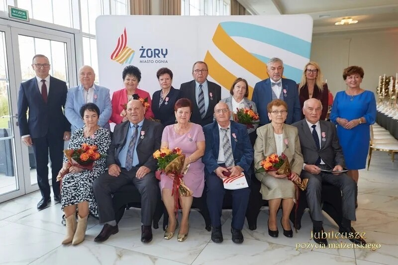 Prezydent Waldemar Socha uhonorował jubilatów obchodzących 50., 60., 65. i 70. rocznicę ślubu / fot. UM Żory